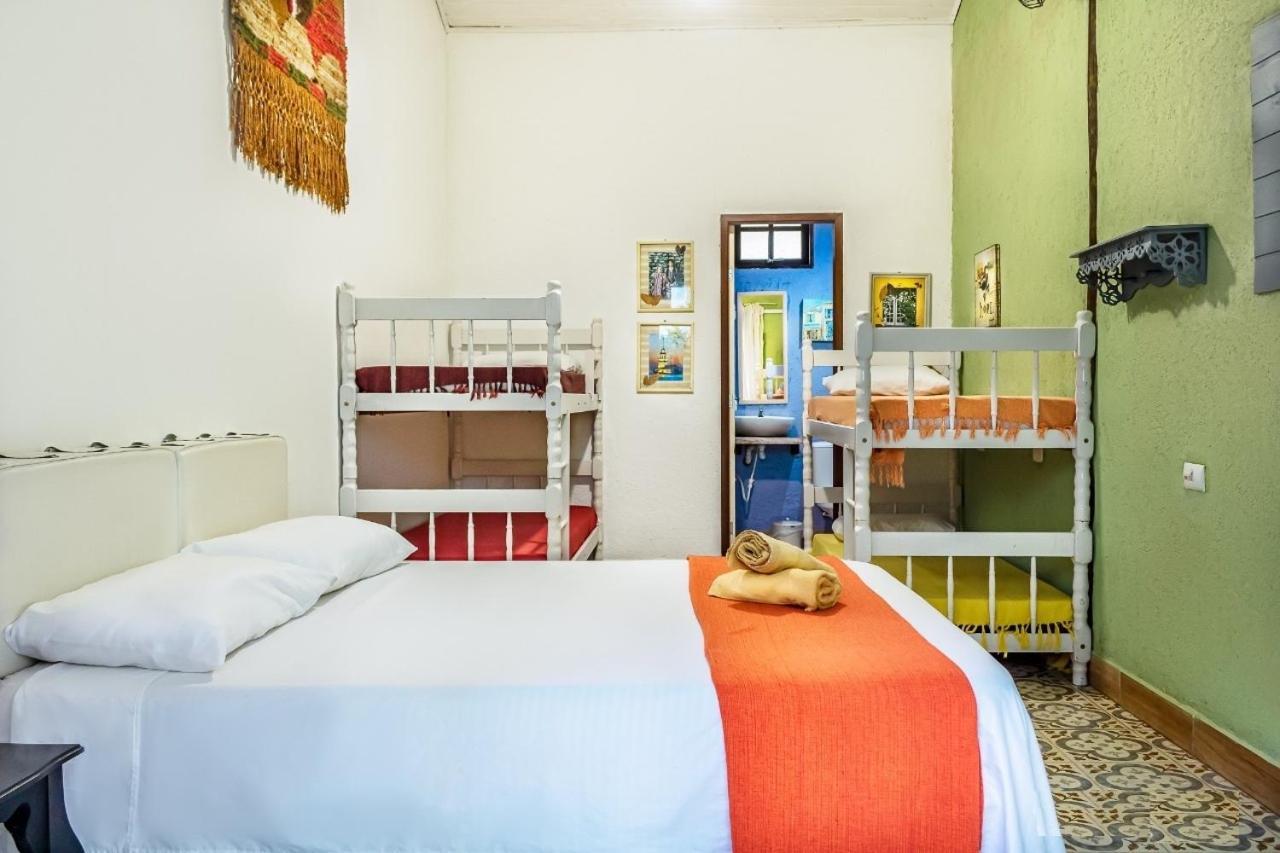 Vilarejo Praia Do Pereque Suites イリャベラ エクステリア 写真