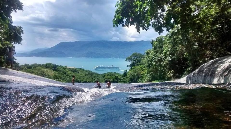 Vilarejo Praia Do Pereque Suites イリャベラ エクステリア 写真