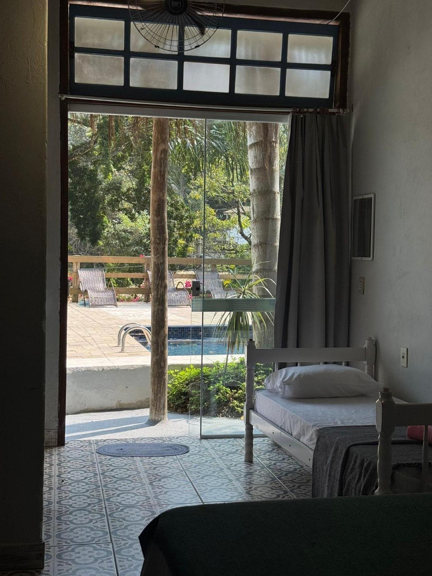 Vilarejo Praia Do Pereque Suites イリャベラ エクステリア 写真