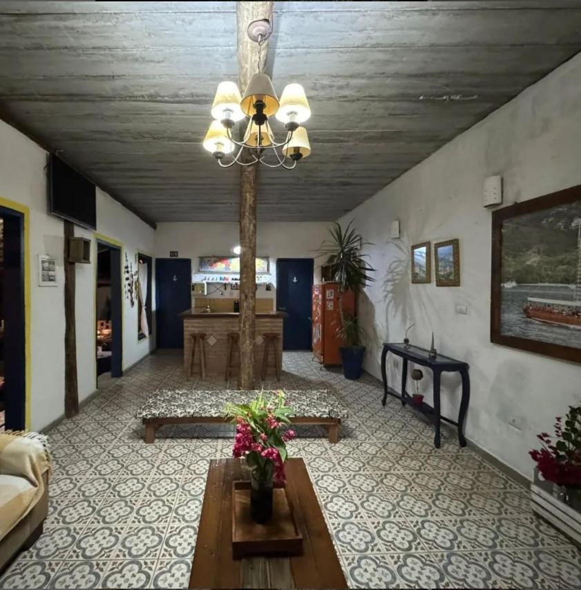 Vilarejo Praia Do Pereque Suites イリャベラ エクステリア 写真